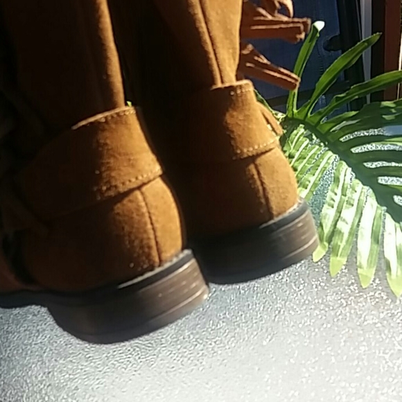 Faded Glory Leather Boots - Picture 7 of 10